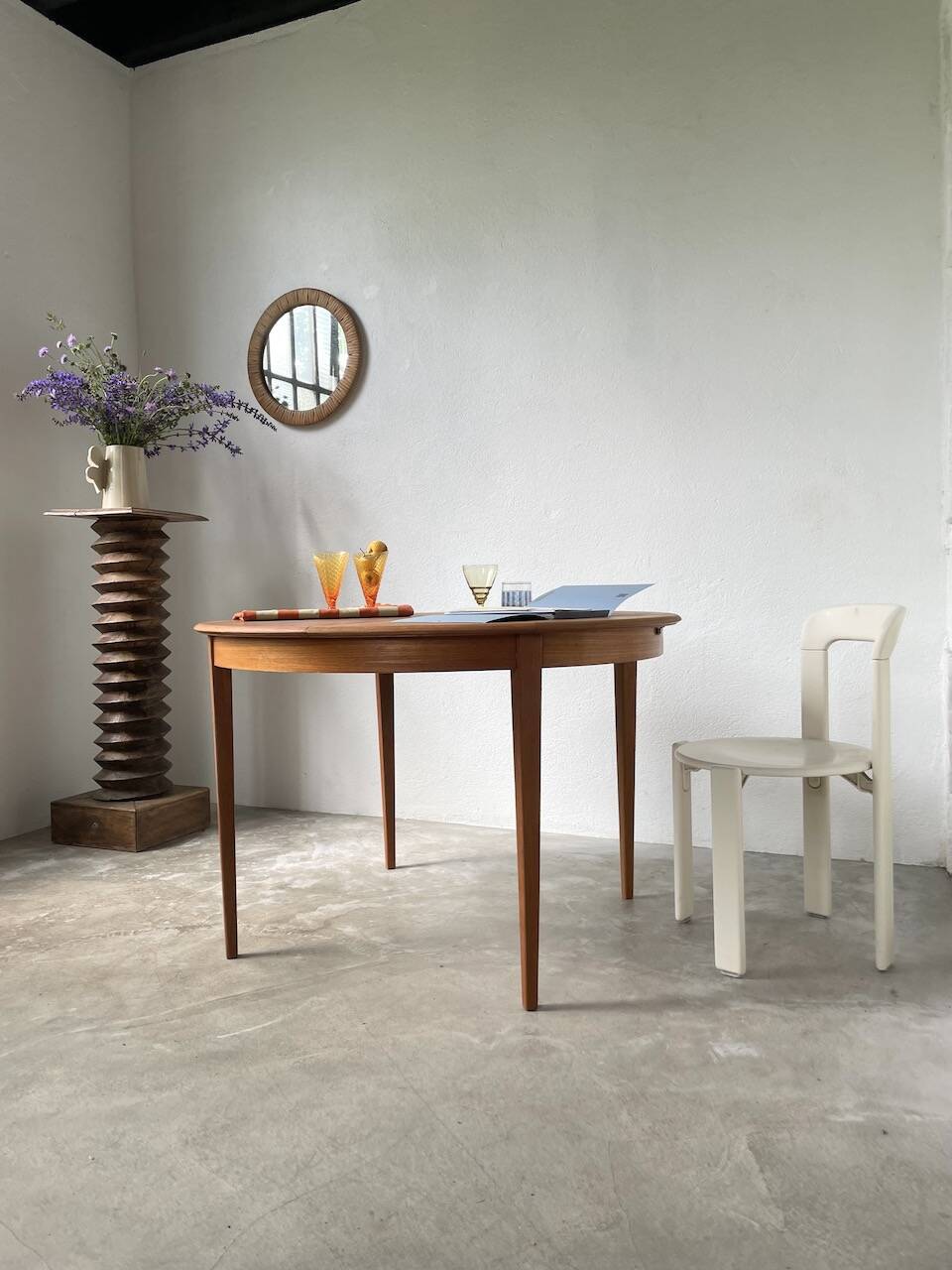 Scandinavian round teak table with extension