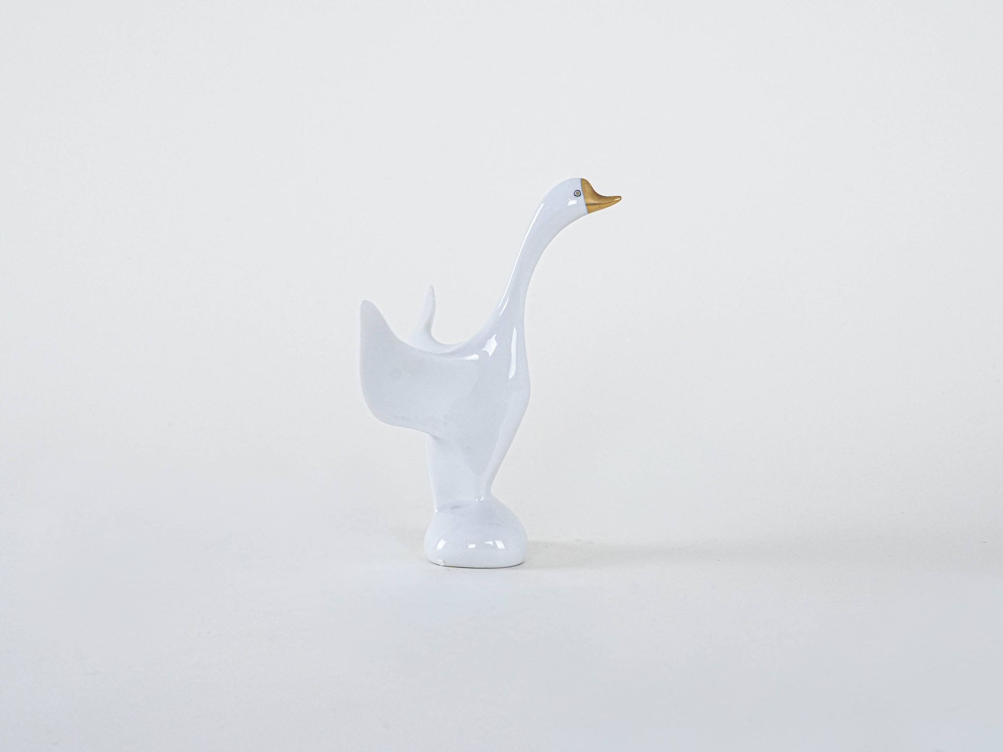 Porcelain goose figurine, Hungarian design, 1960s,manufactured by Holloháza