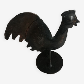 Brass hen or rooster on round decorative support