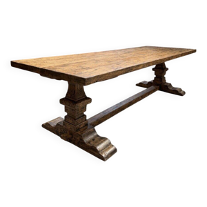 Grande table de type