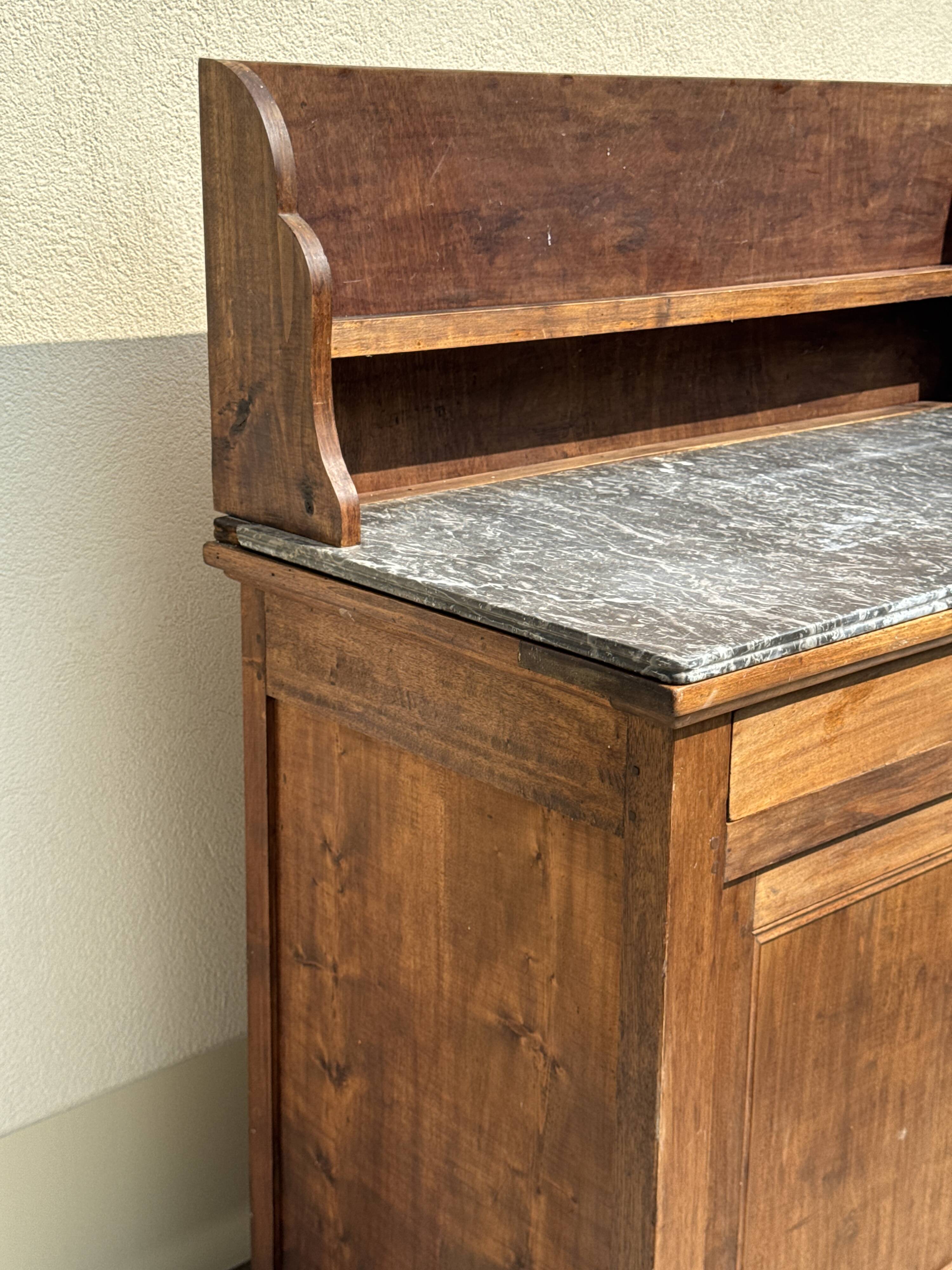 Grand buffet, meuble de toilette ancienne à dessus de marbre XIXe