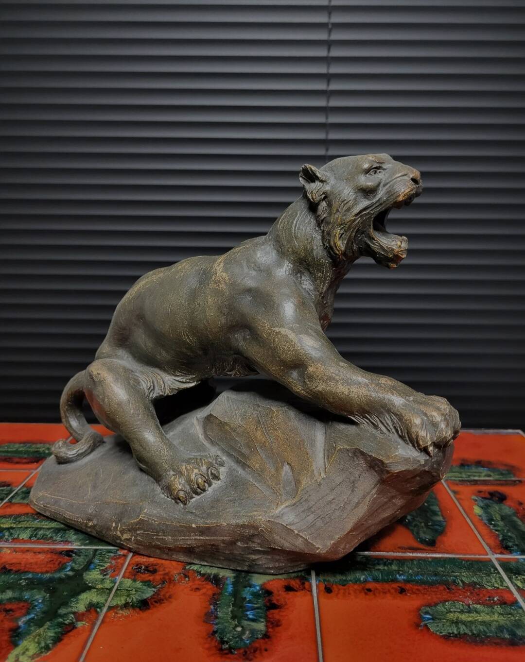 Keramieken beeld tijger, période Art déco, conçu par A. Fagotto