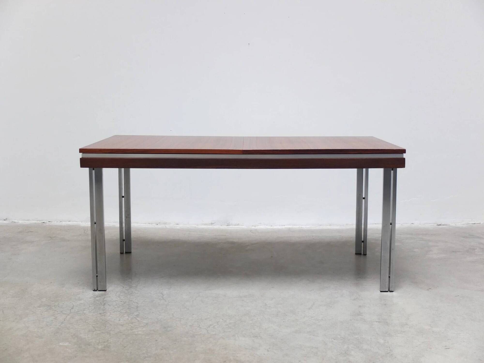 Table à manger extensible par Roger De Winter pour E.M.Y., années 1960.