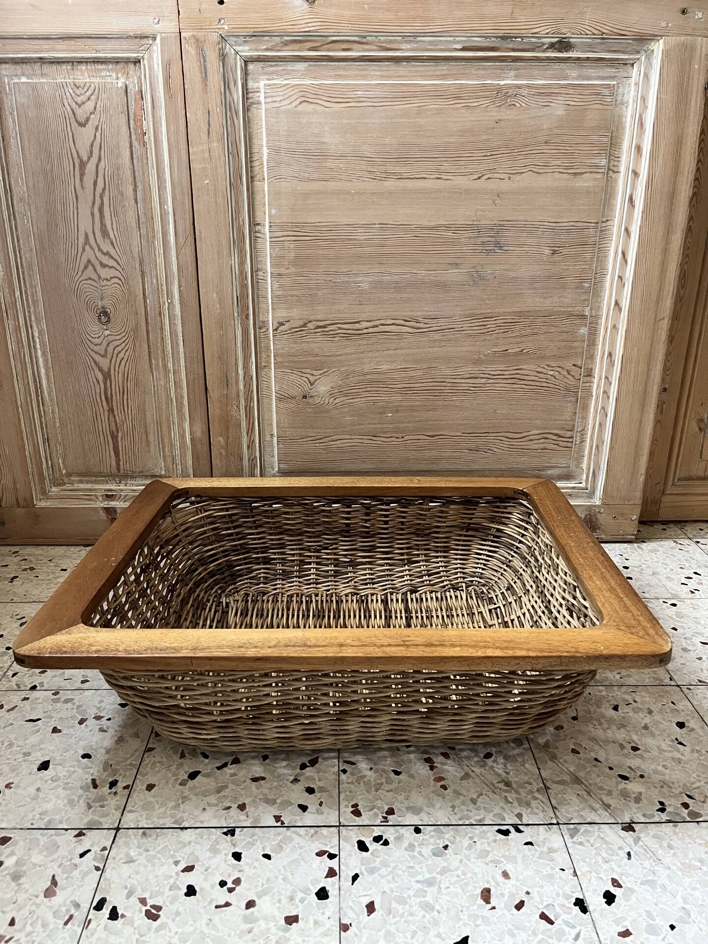 Panier en osier et bois 