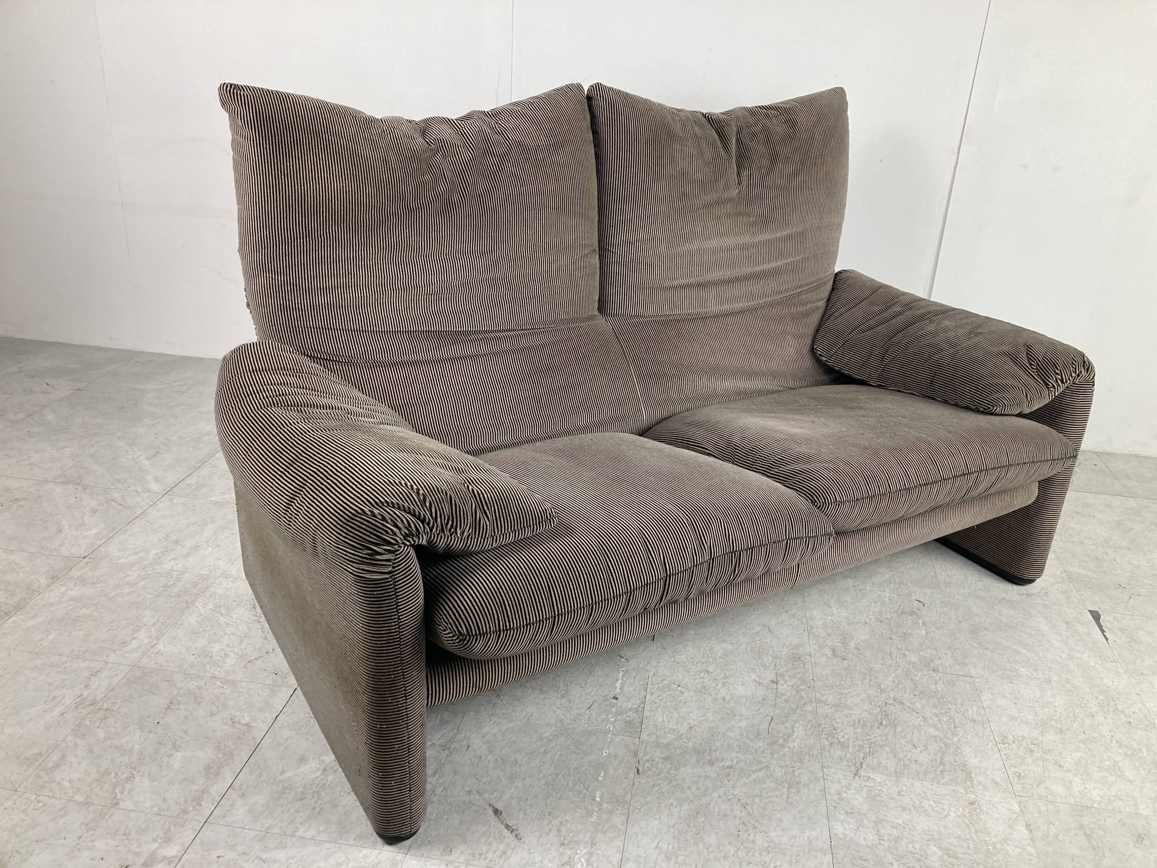 Maralunga sofa by Vico Magistretti for Cassina