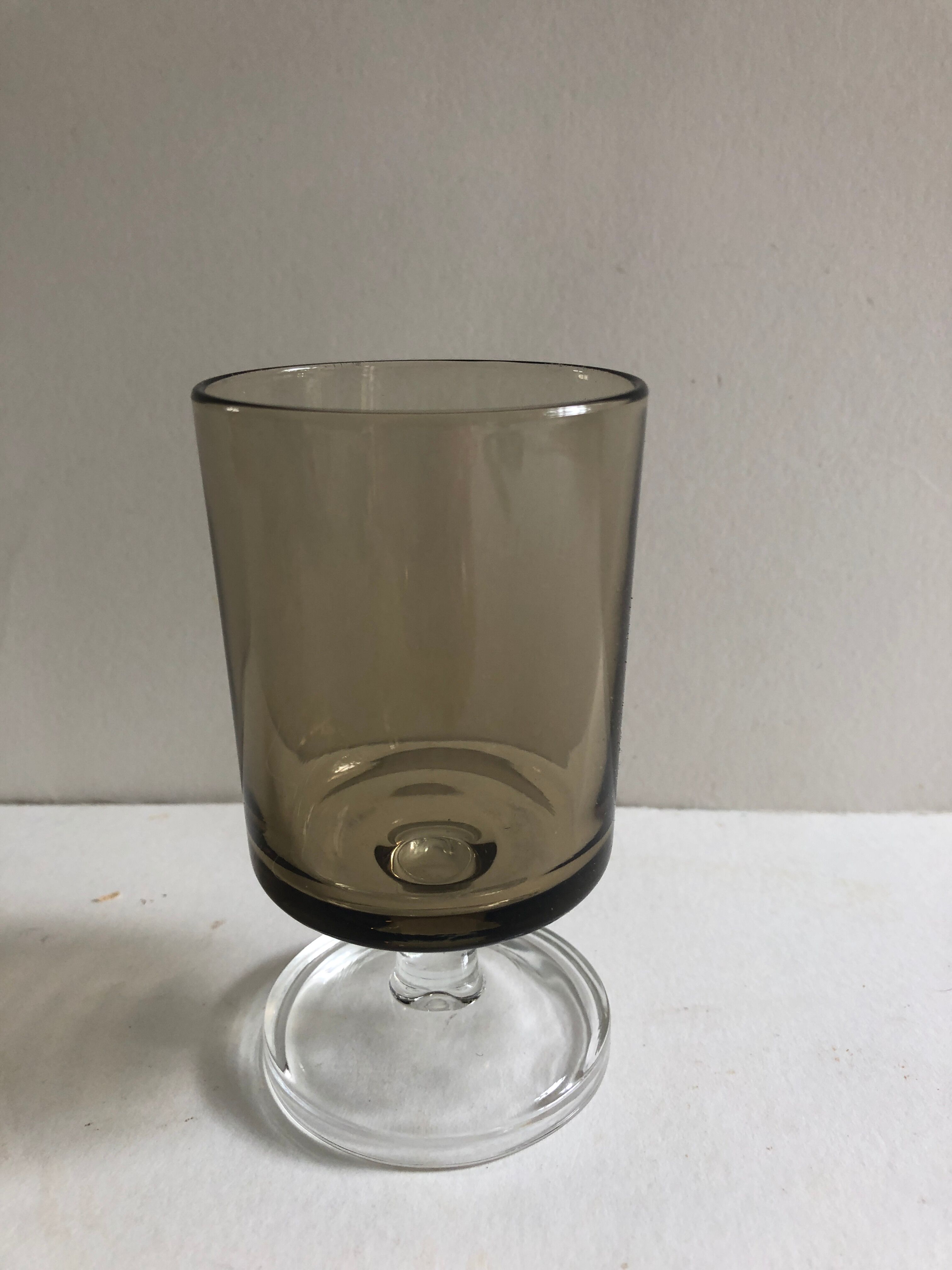 6 Luminarc wine glasses