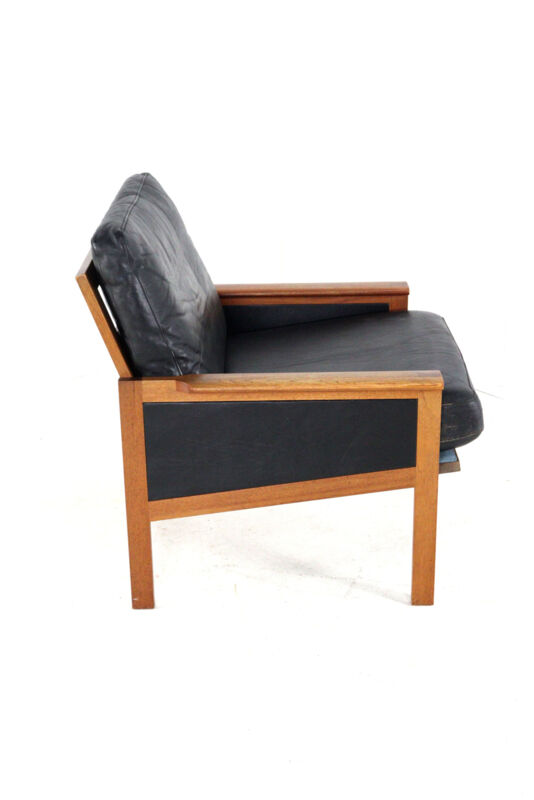 Illum Wikkelso for Niels Eilersen Capella armchair