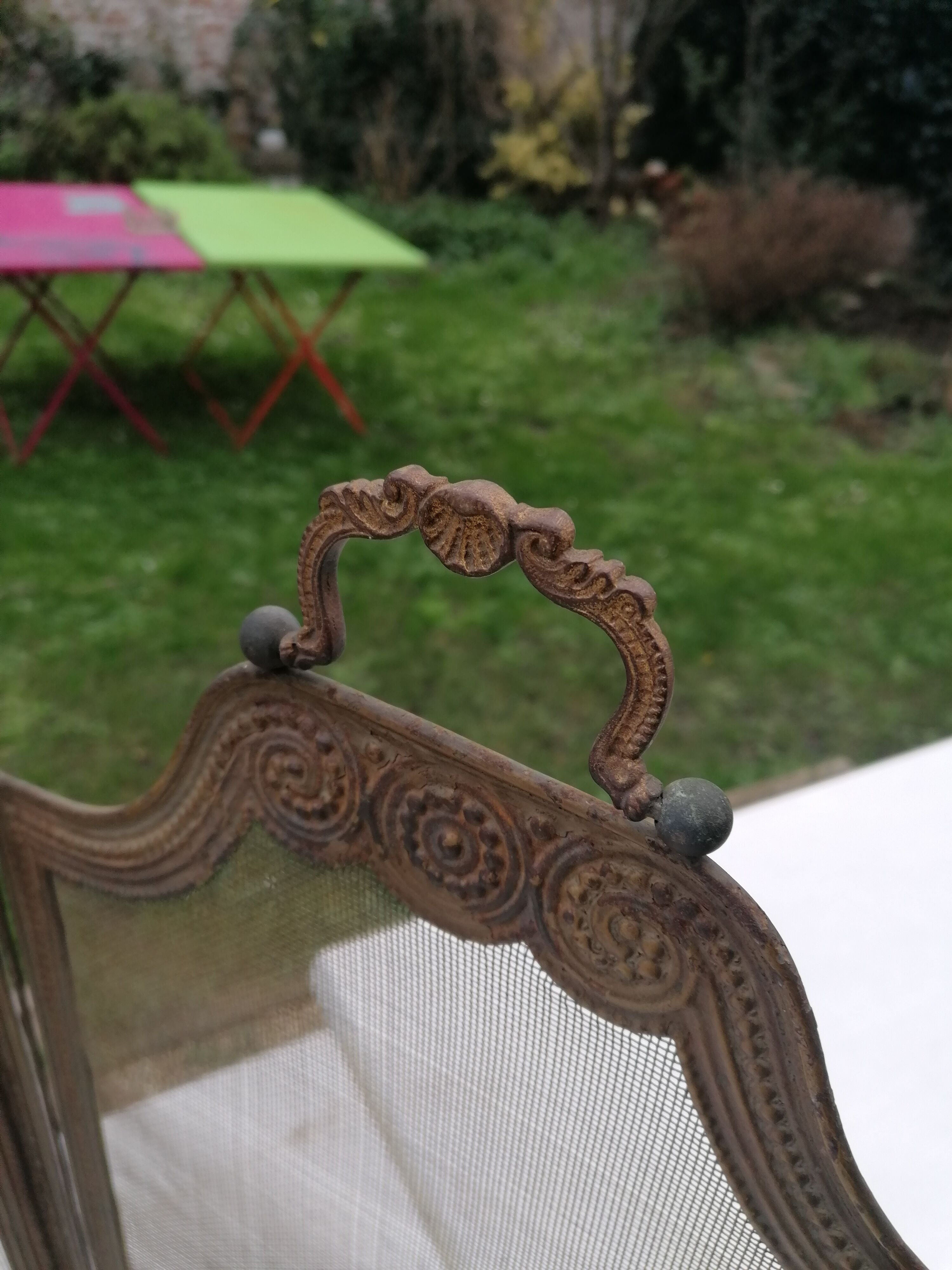 Fire screen