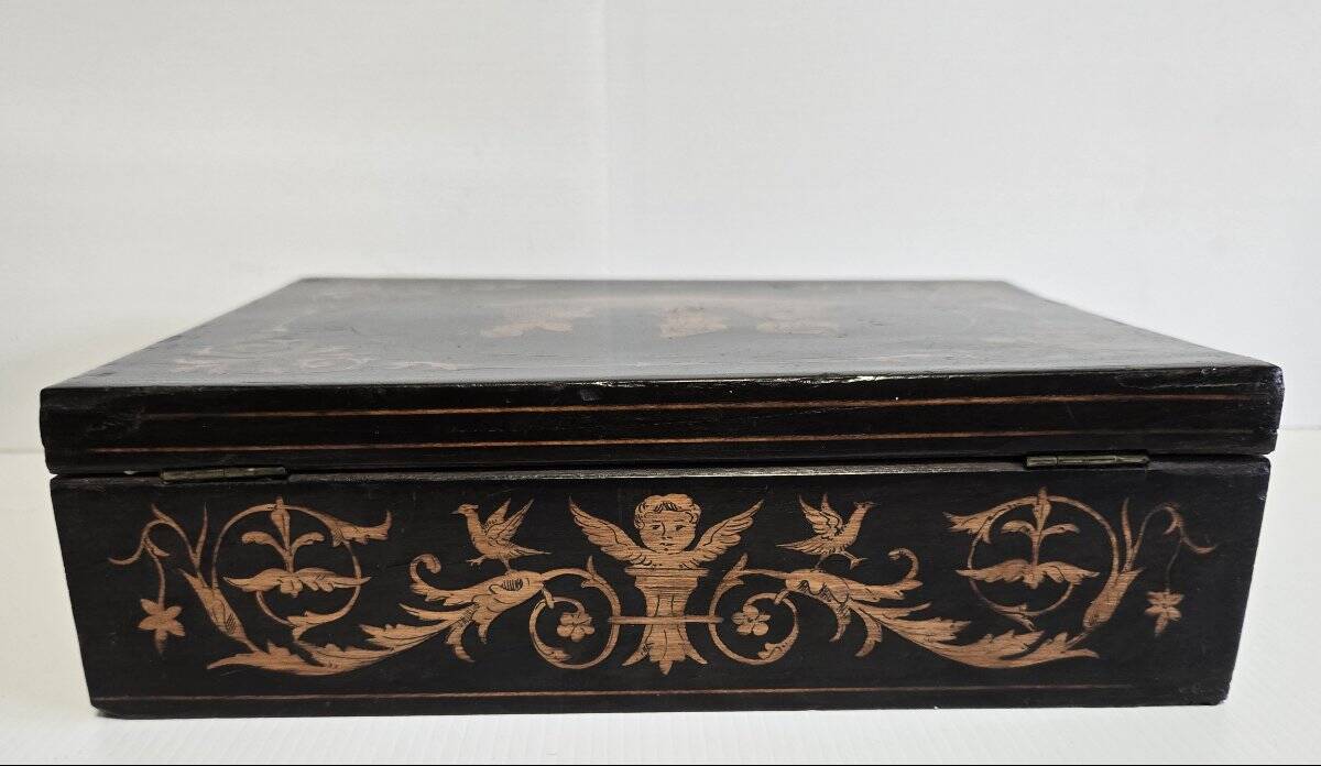 Sorrento marquetry box with a scene of three dancers in a medallion.