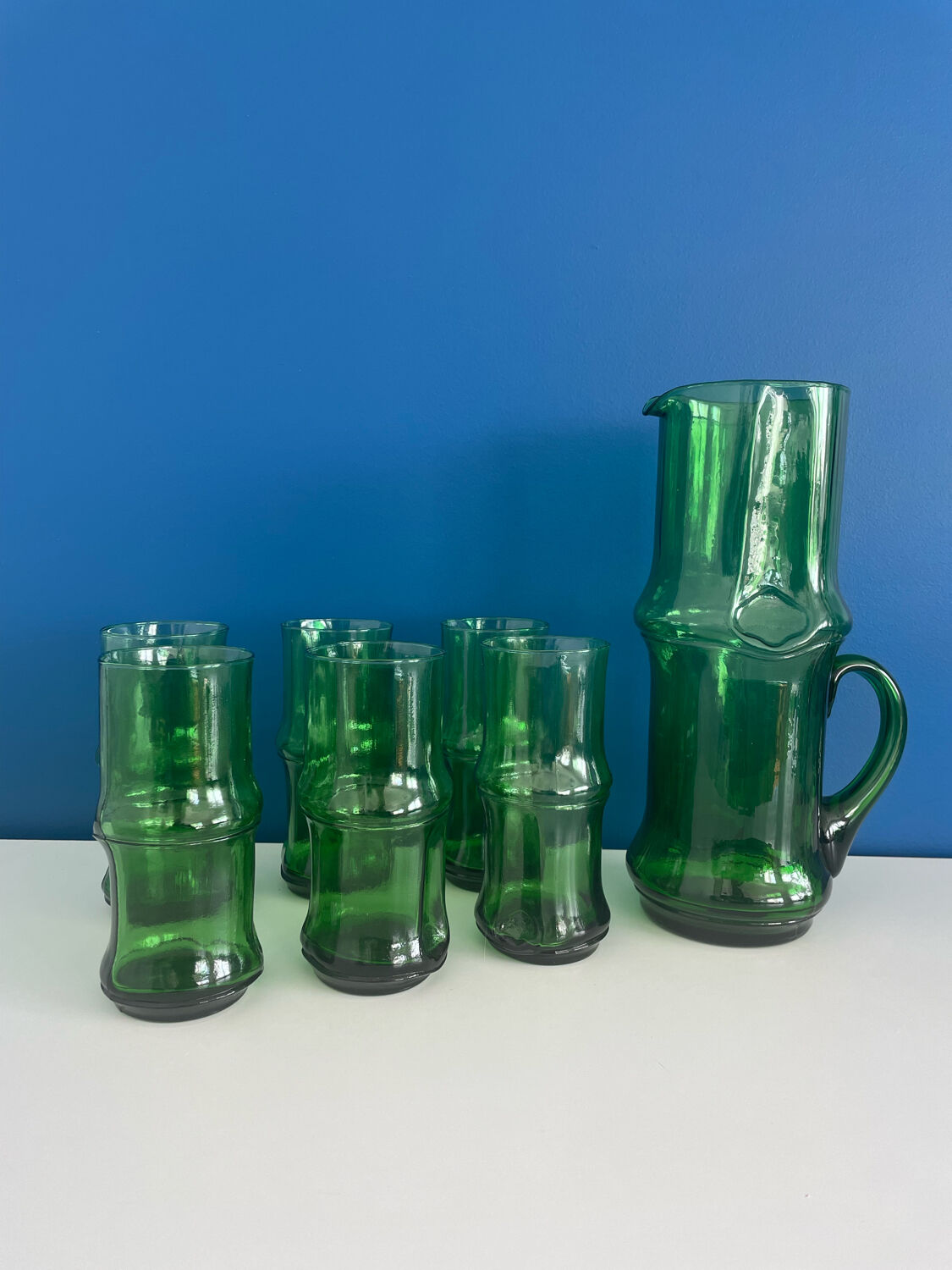 Service a eau carafe et verre vert vintage