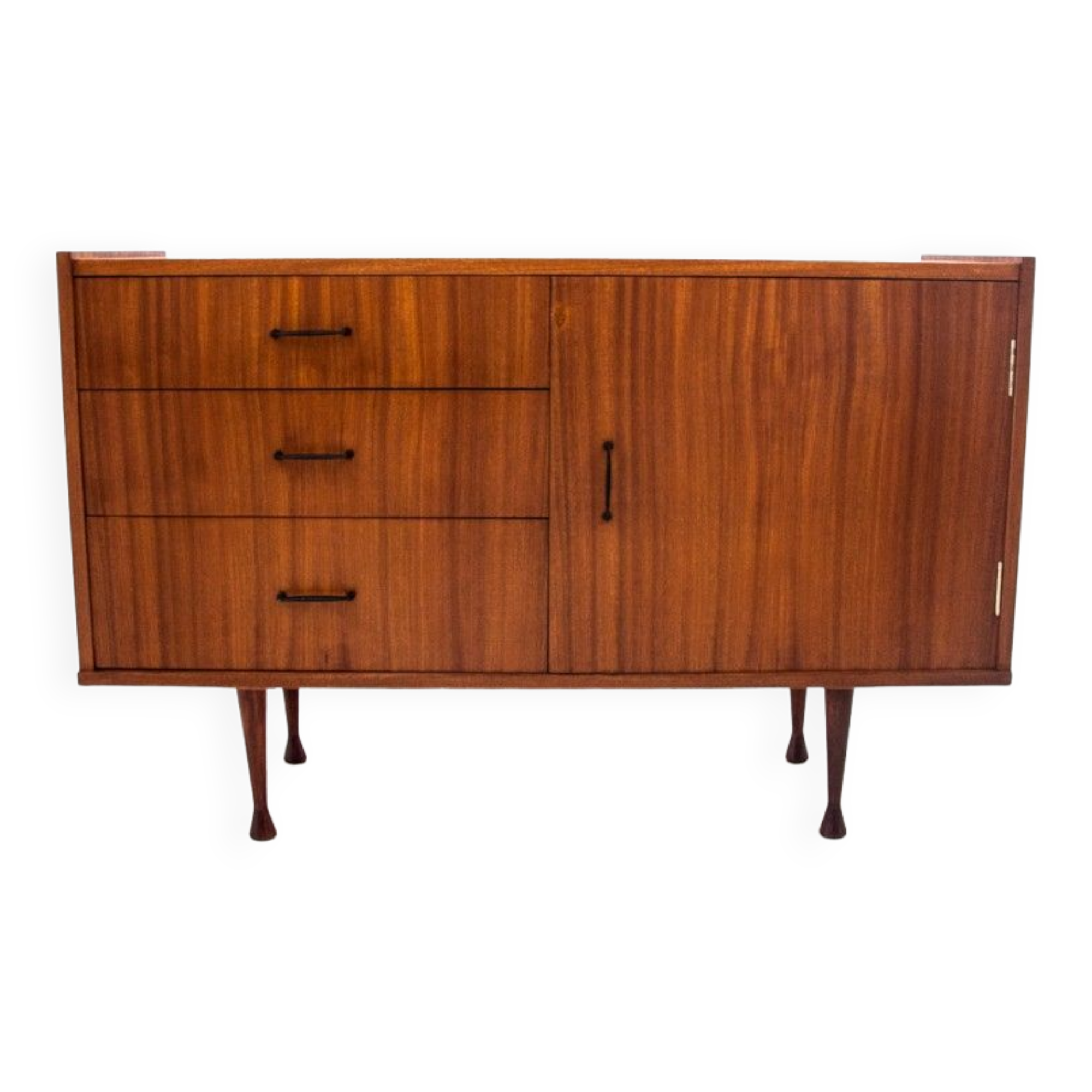 Commode, Pologne, années 1960. Après rénovation.