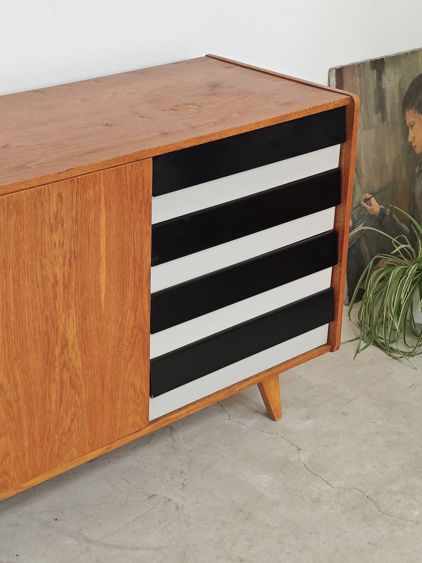 Enfilade U460 in white and black by Jiri Jiroutek for Interier Praha 1960