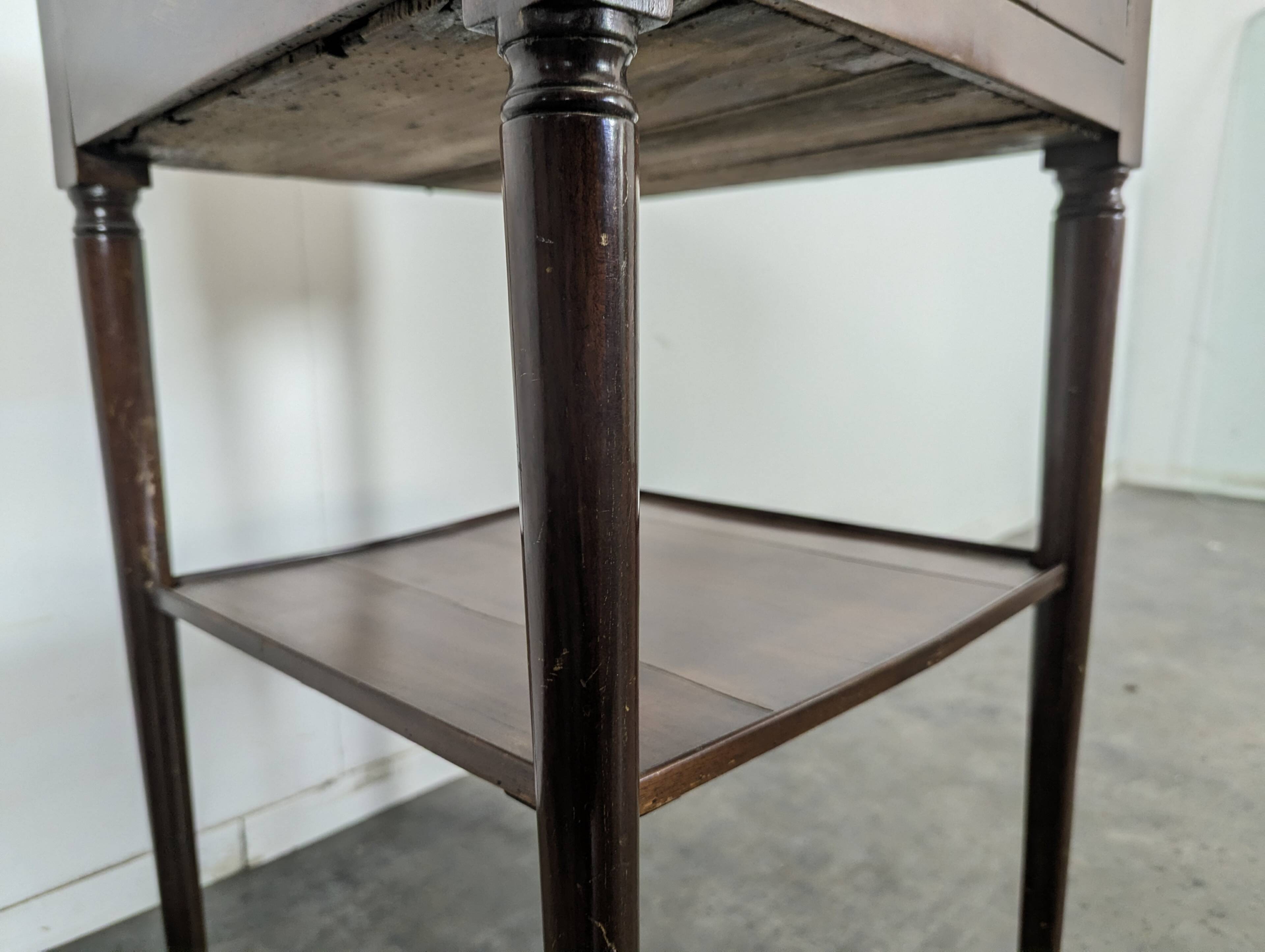 Mahogany refreshment cabinet from the early 19th century.