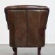 Fauteuil Chesterfield classique en cuir de vachette grainé couleur cognac