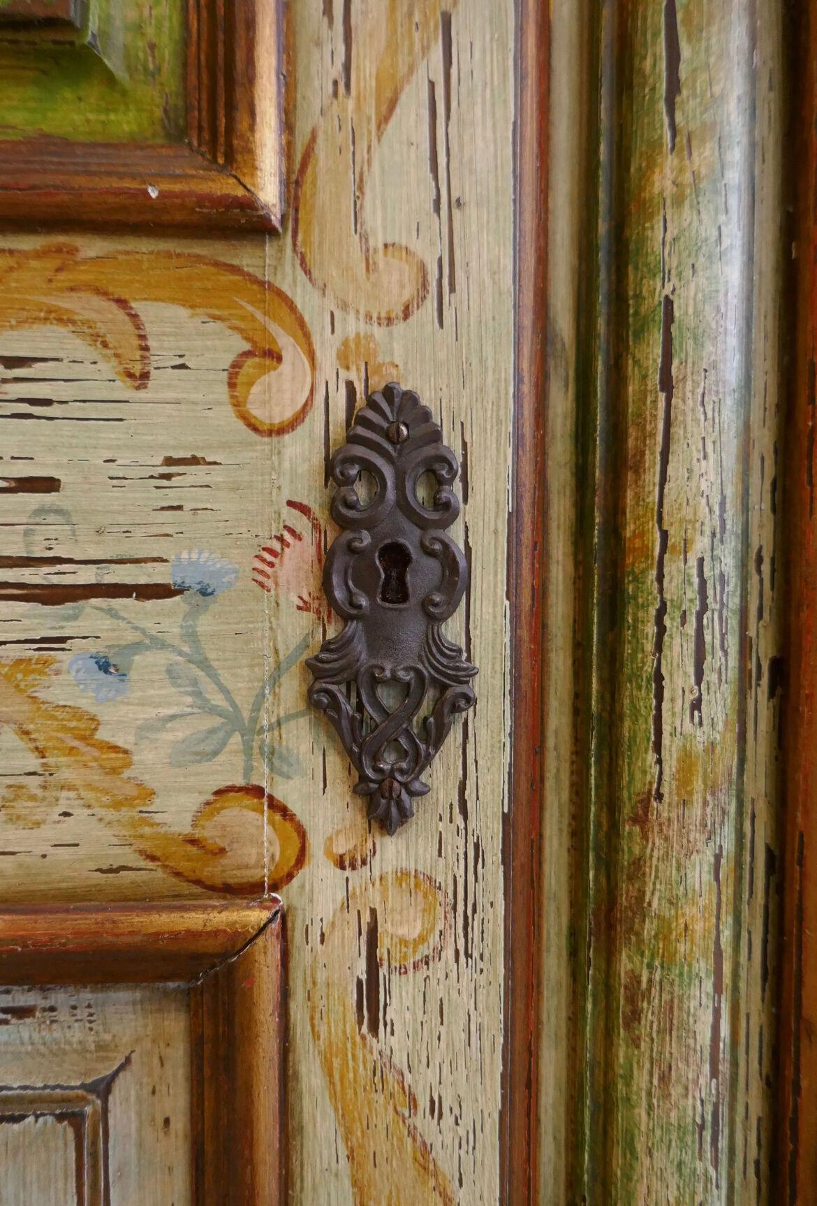 Cabinet painted in the Austrian spirit with polychrome decorations
