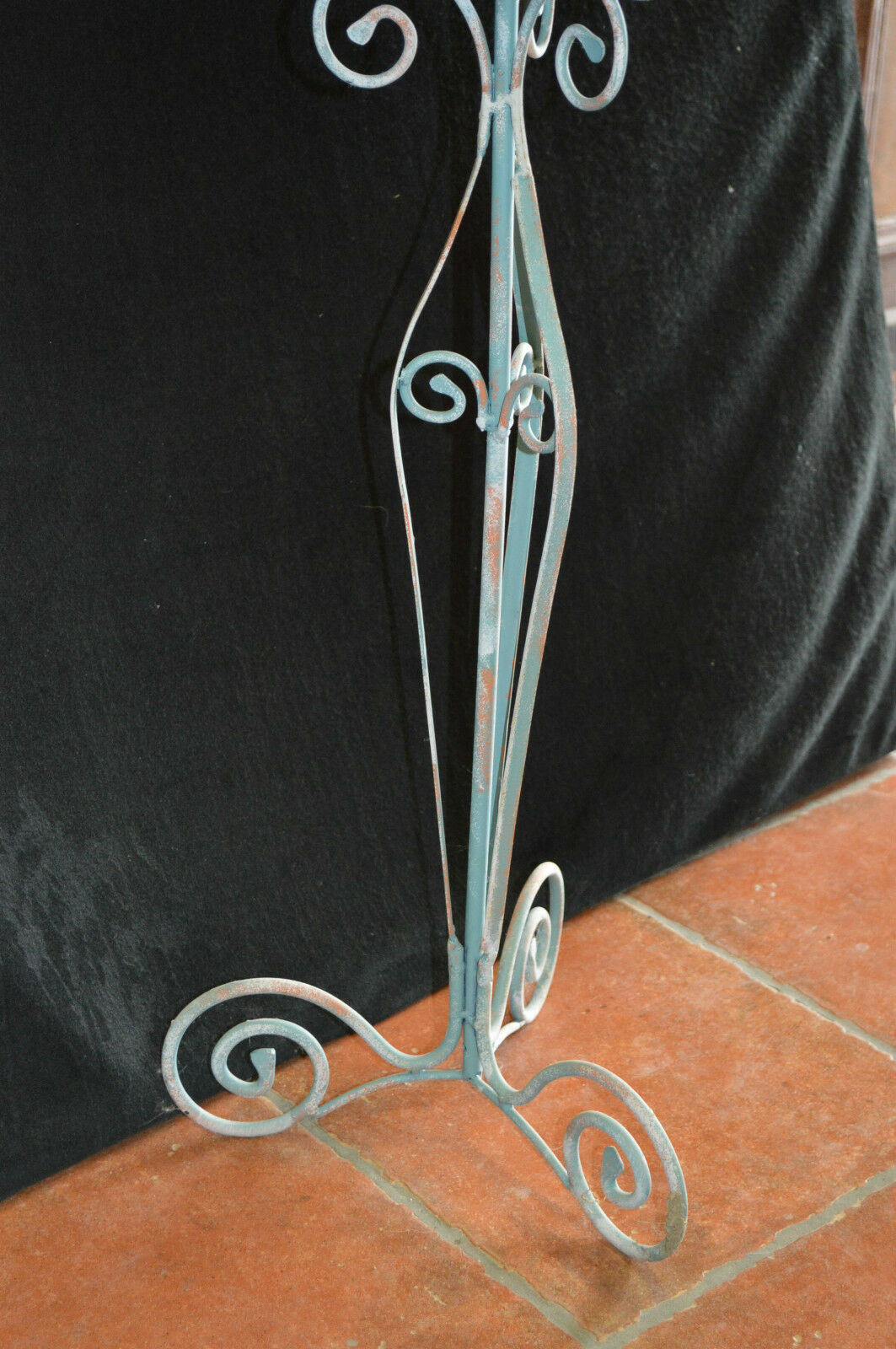 Jardinière en fer forgé