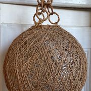 Suspension corde et rotin vintage