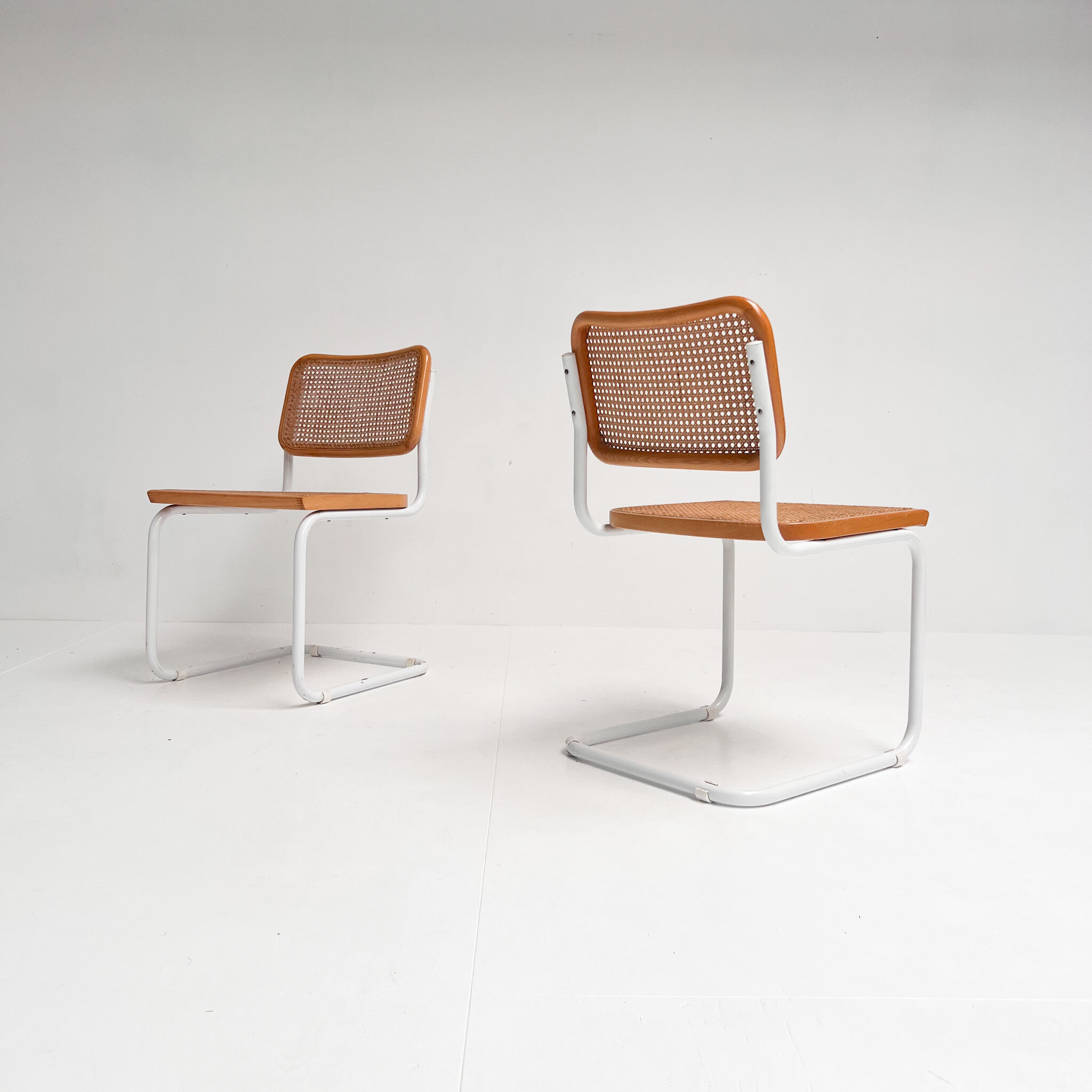 Ensemble de 2 chaises en cannage, Italie années 1970
