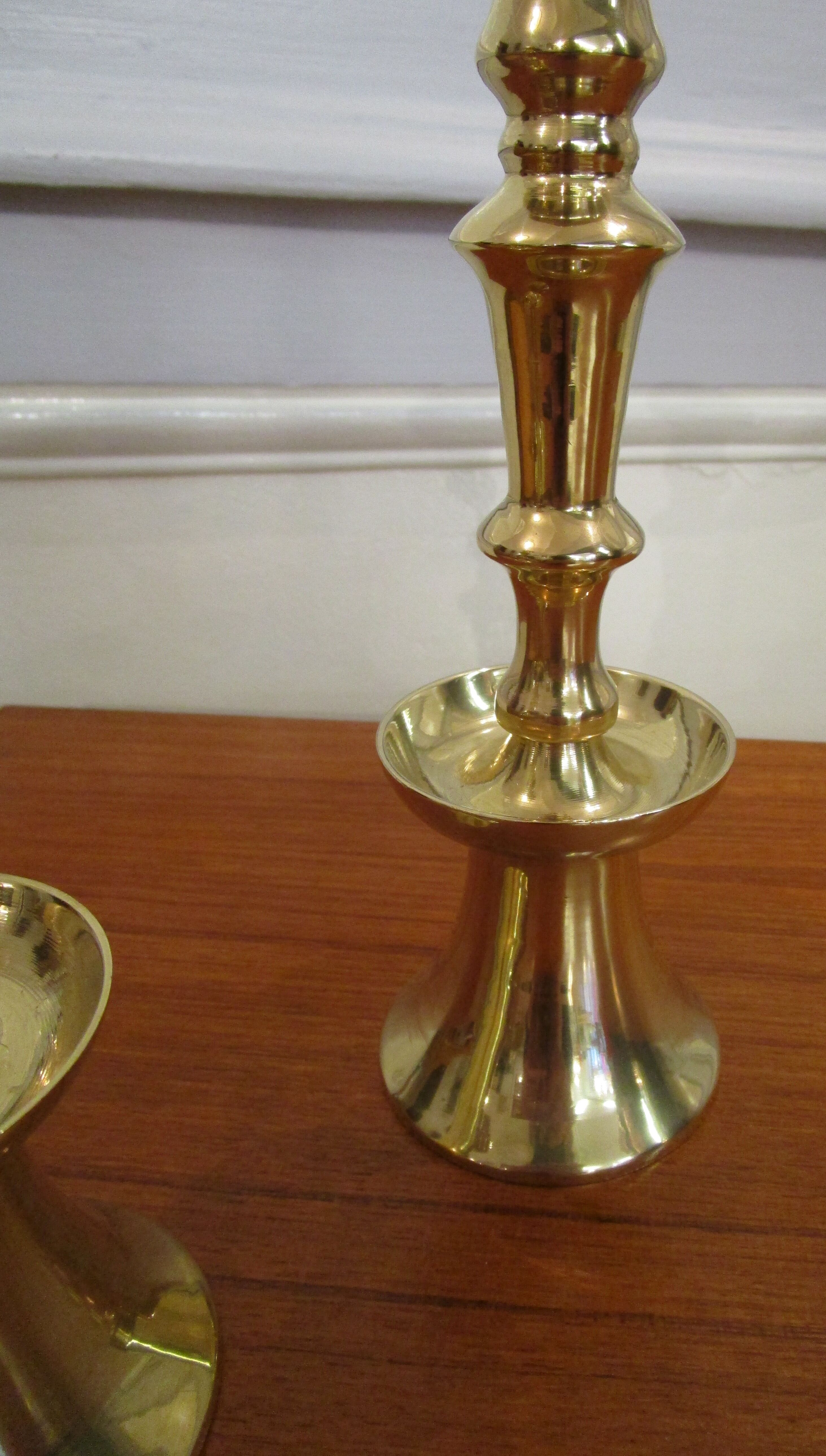 Paire de bougeoirs laiton massif vintage