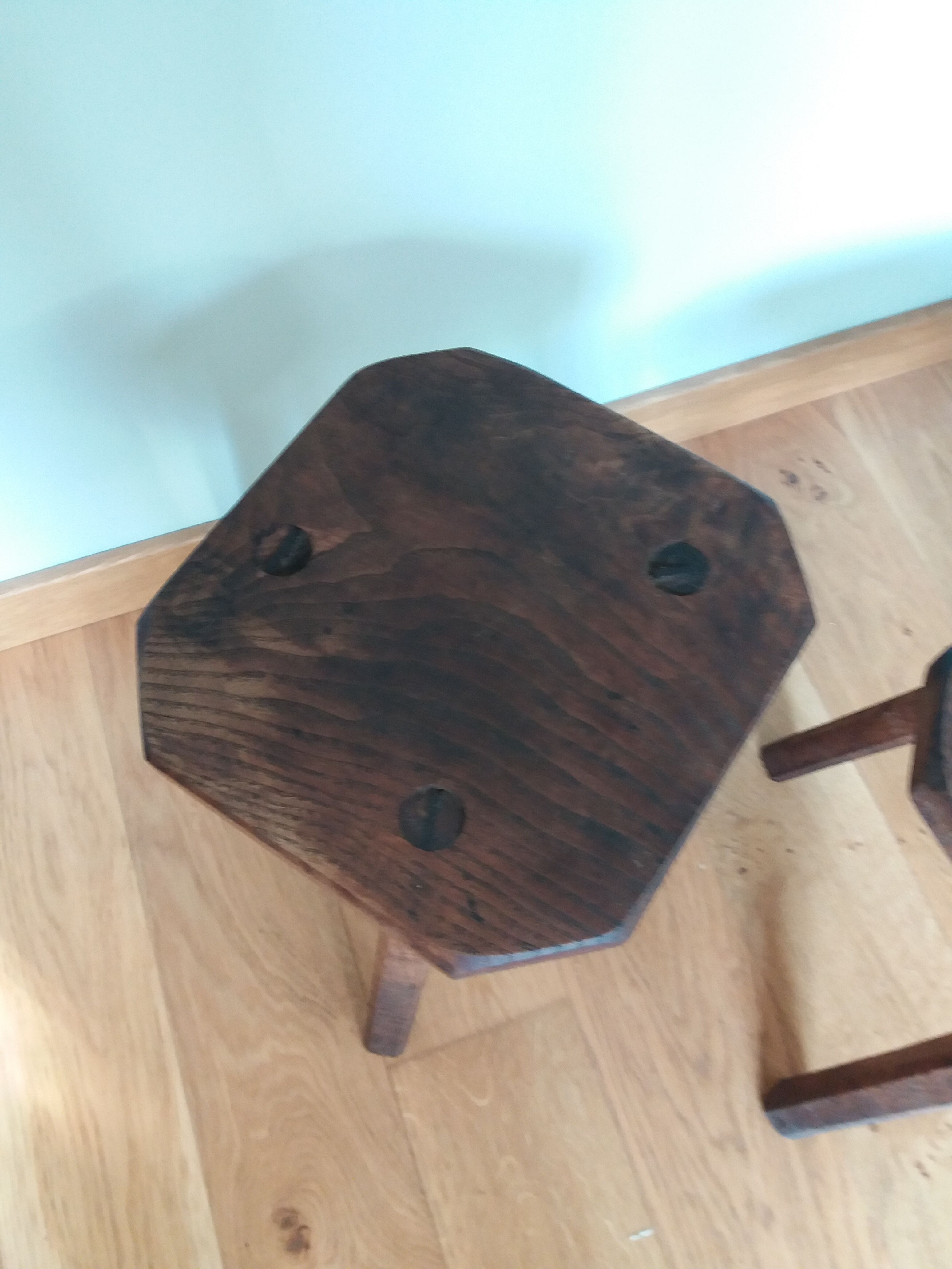 Tripod cowherd stools