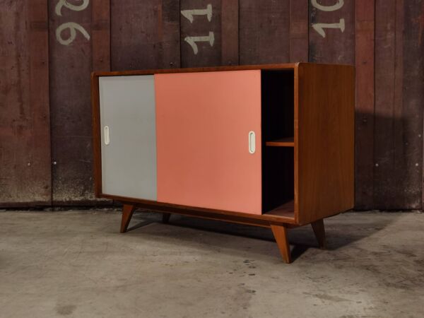 Commode U-452 de Jiri Jiroutek