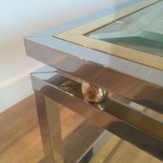 Table basse à double plateau en chrome et laiton