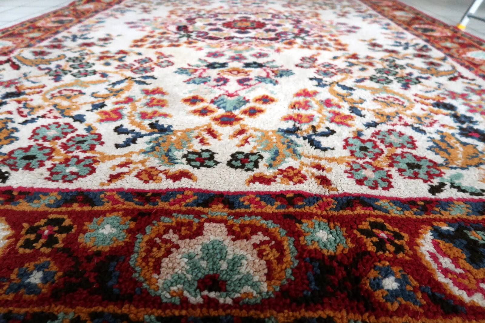 Vintage French Savonnerie wool rug, ivory field & rosace medallion, crimson border, c. 1950s — 202 × 290 cm — 1C1281