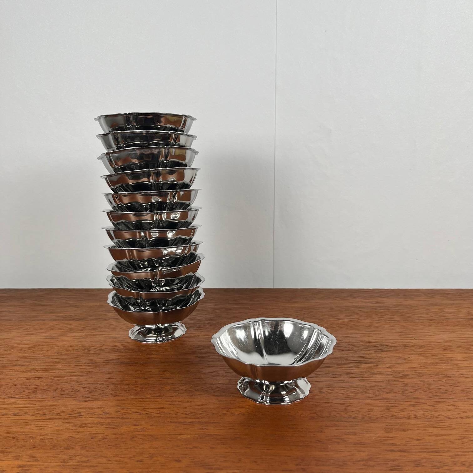 Set of 12 stainless steel ice cream cups