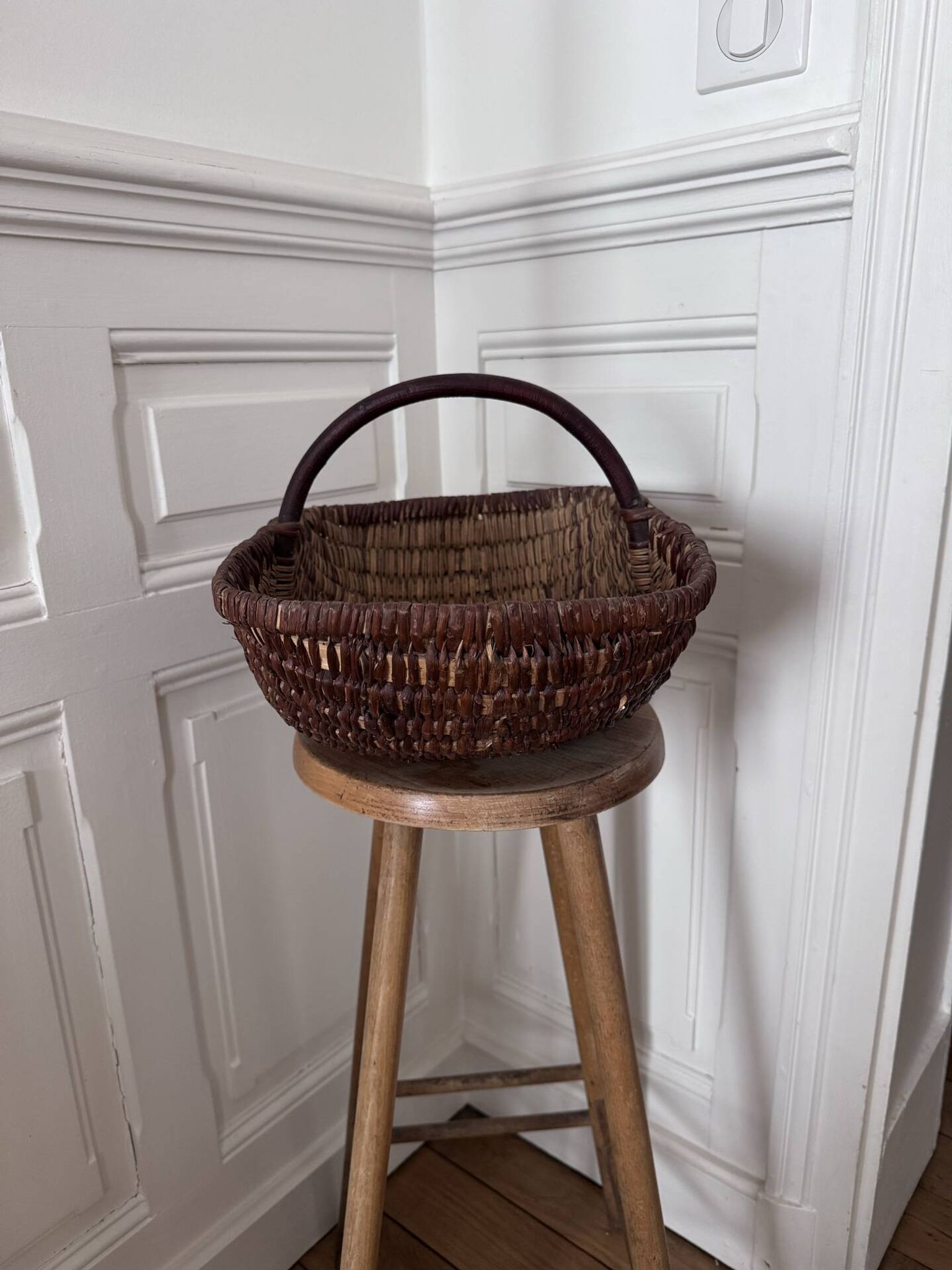 Ancien panier à récolte en osier