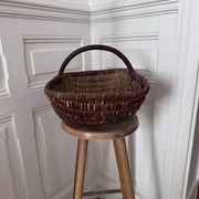 Ancien panier à récolte en osier