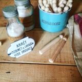 Old bulging enamel plate arrêt robinet de lavage- vide ordures"