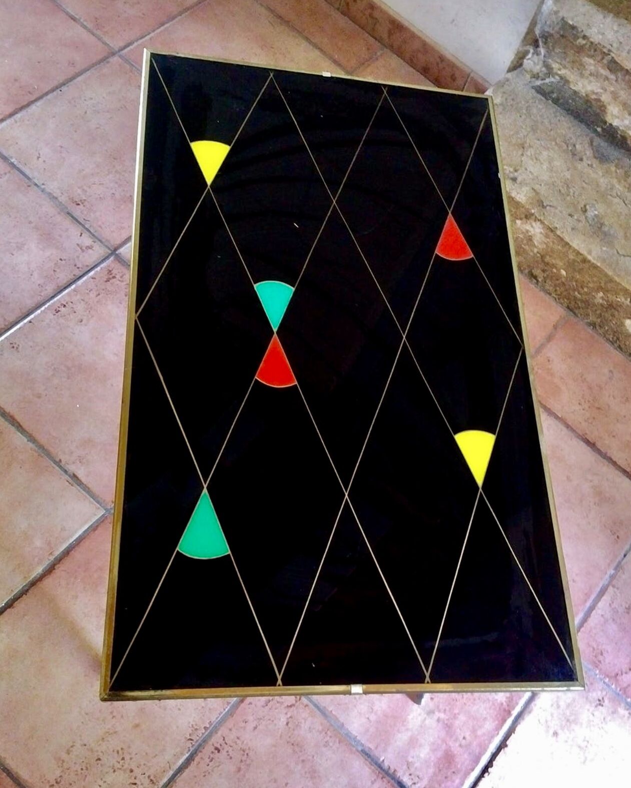 Table low feet compass