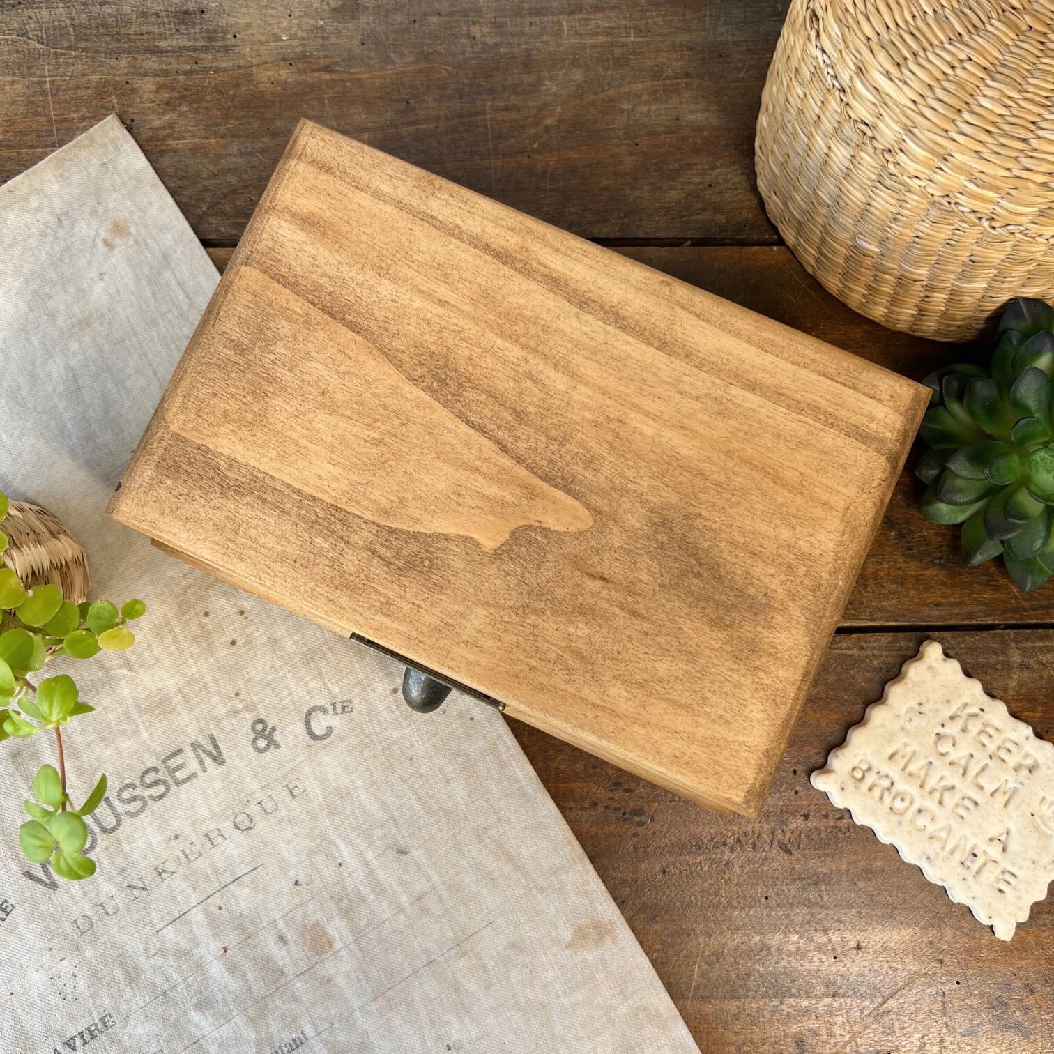 Art deco cigarette dispenser box