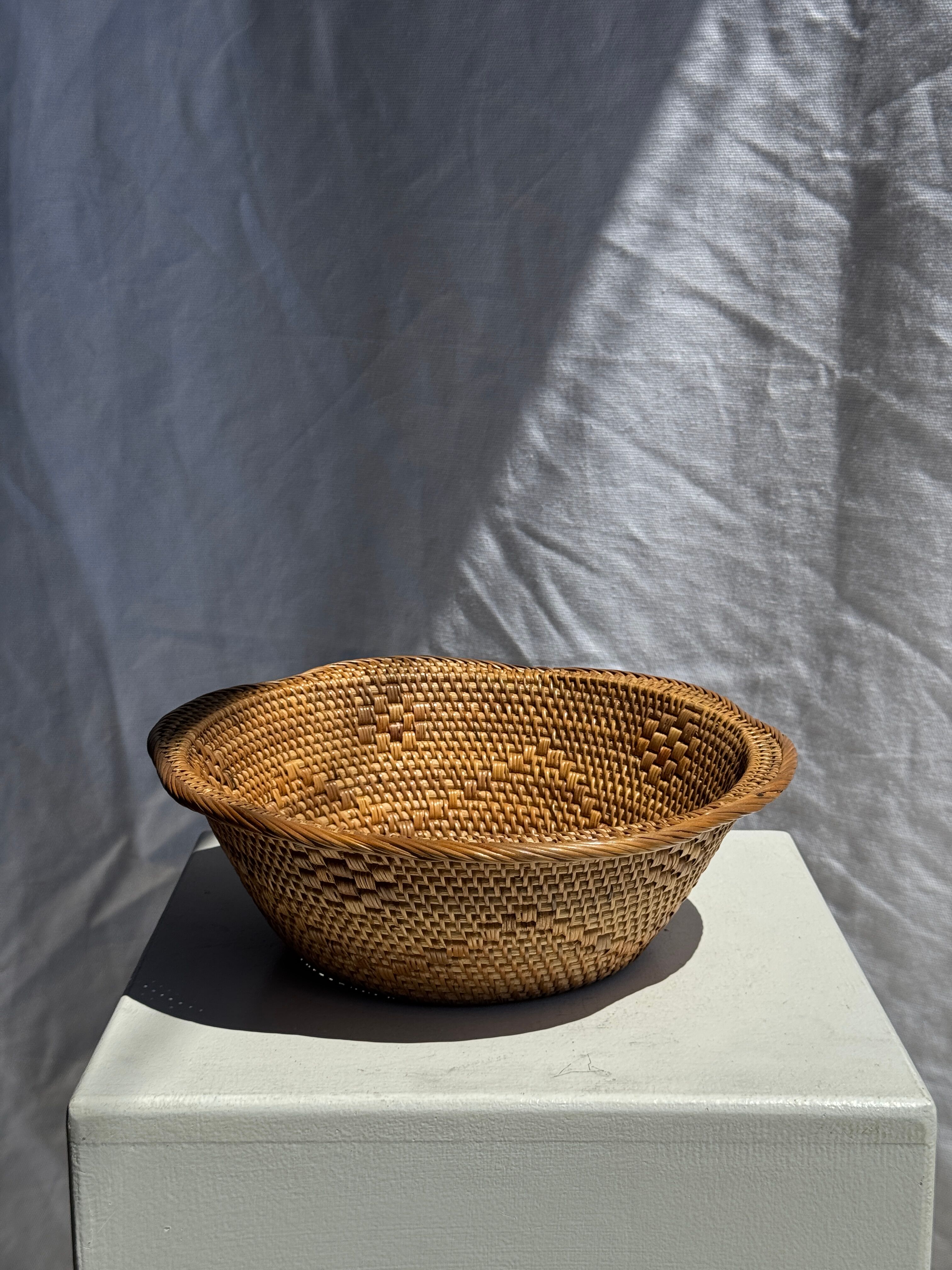 Handcrafted Indonesian rattan flower-shaped basket D26 H8