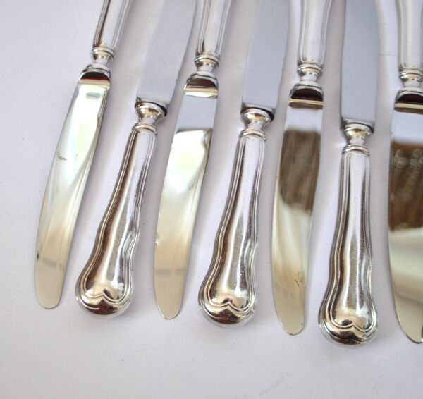 12 couteaux anciens St Médard modèle filet violonné