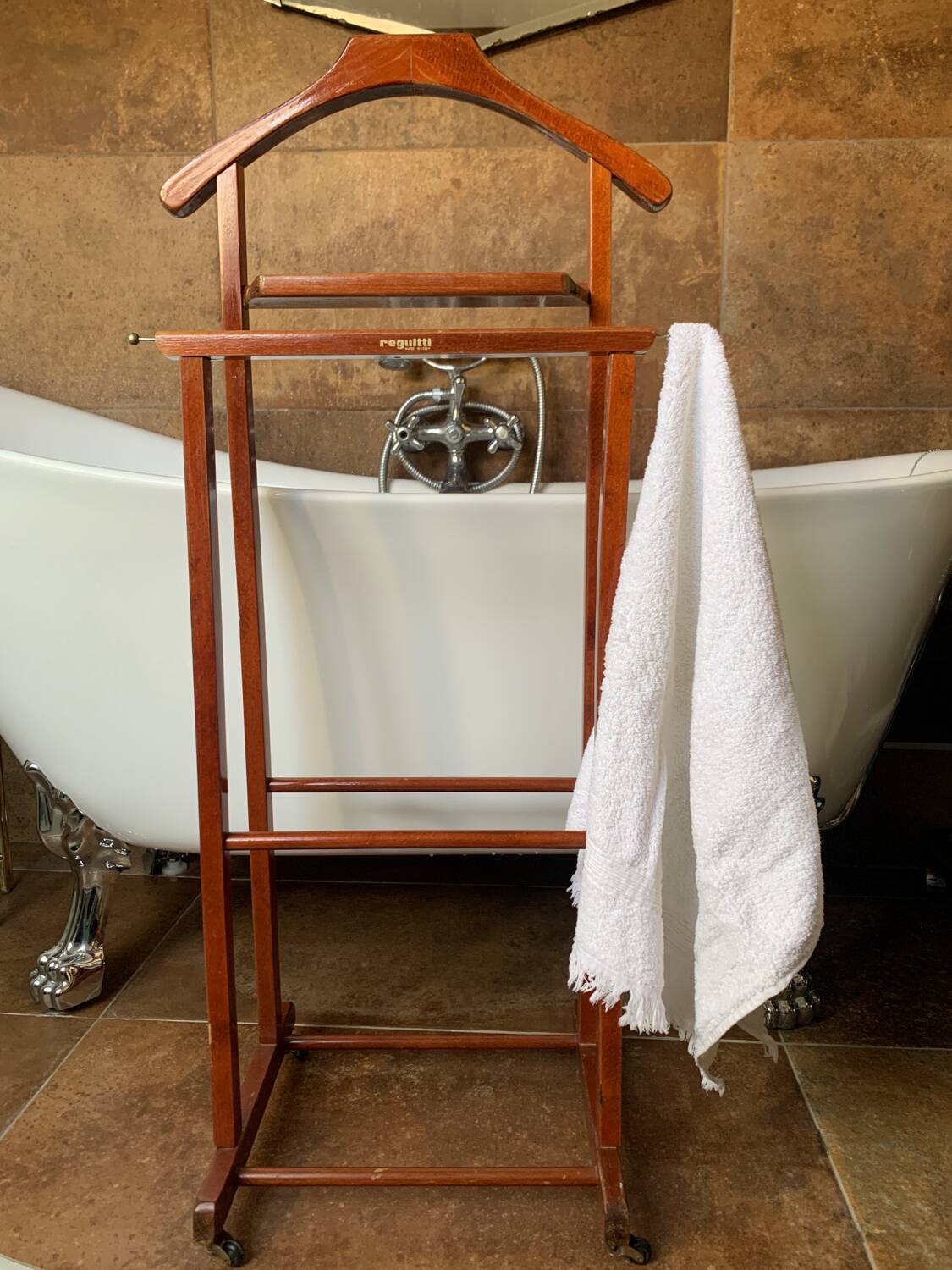 Fratelli Reguitti valet