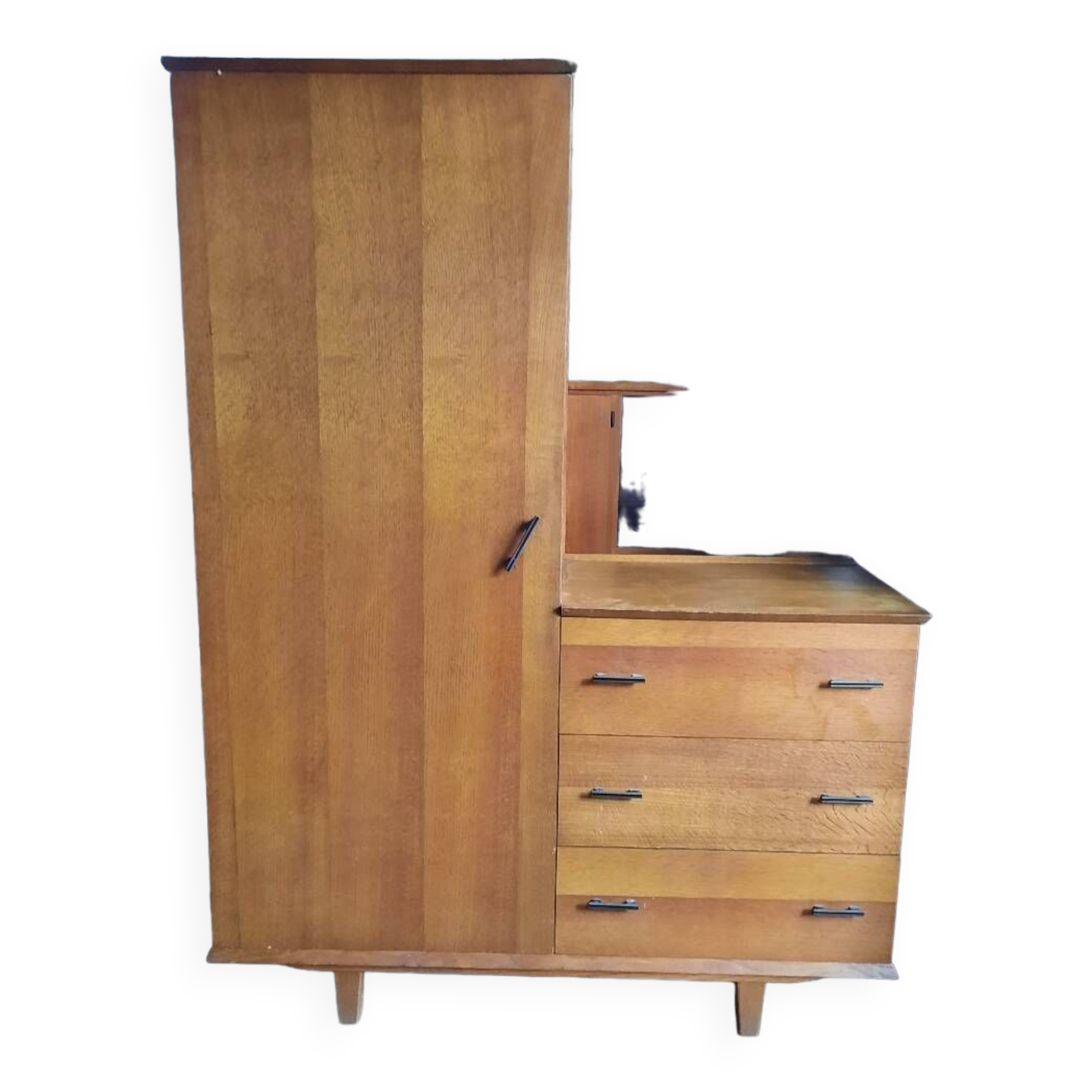 Armoire asymétrique