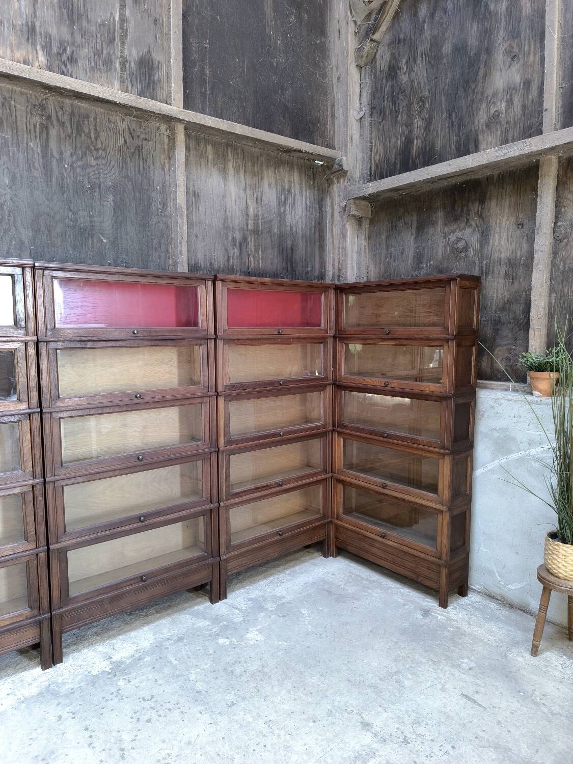 Oak display cabinet MD 1900
