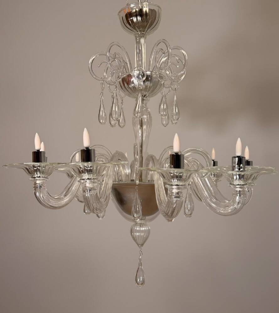 Venetian chandelier in transparent Murano glass with 10 light arms, circa 1980.
