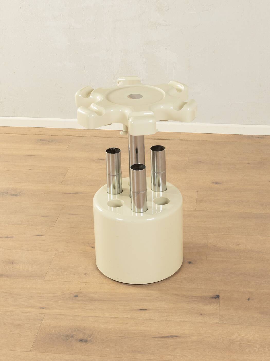 "Space Age" coat rack, model VIP, by Roberto Lucci & Paolo Orlandini for Pablett L/O Design from the 1970s