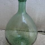 Give me a green glass Jeanne VOD with its stopper, 6l.