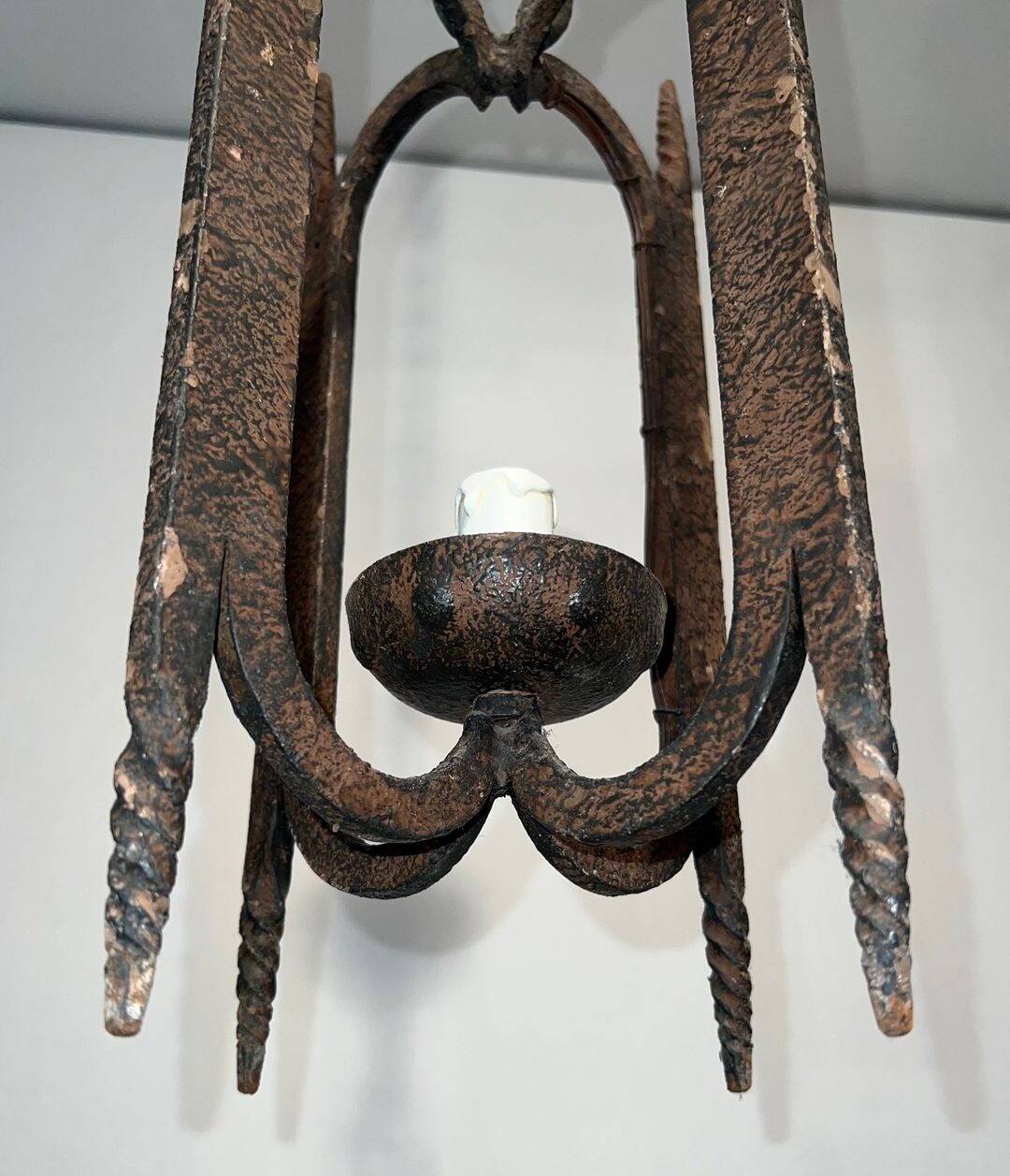 Suspension en fer forgé, travail français, circa 1950