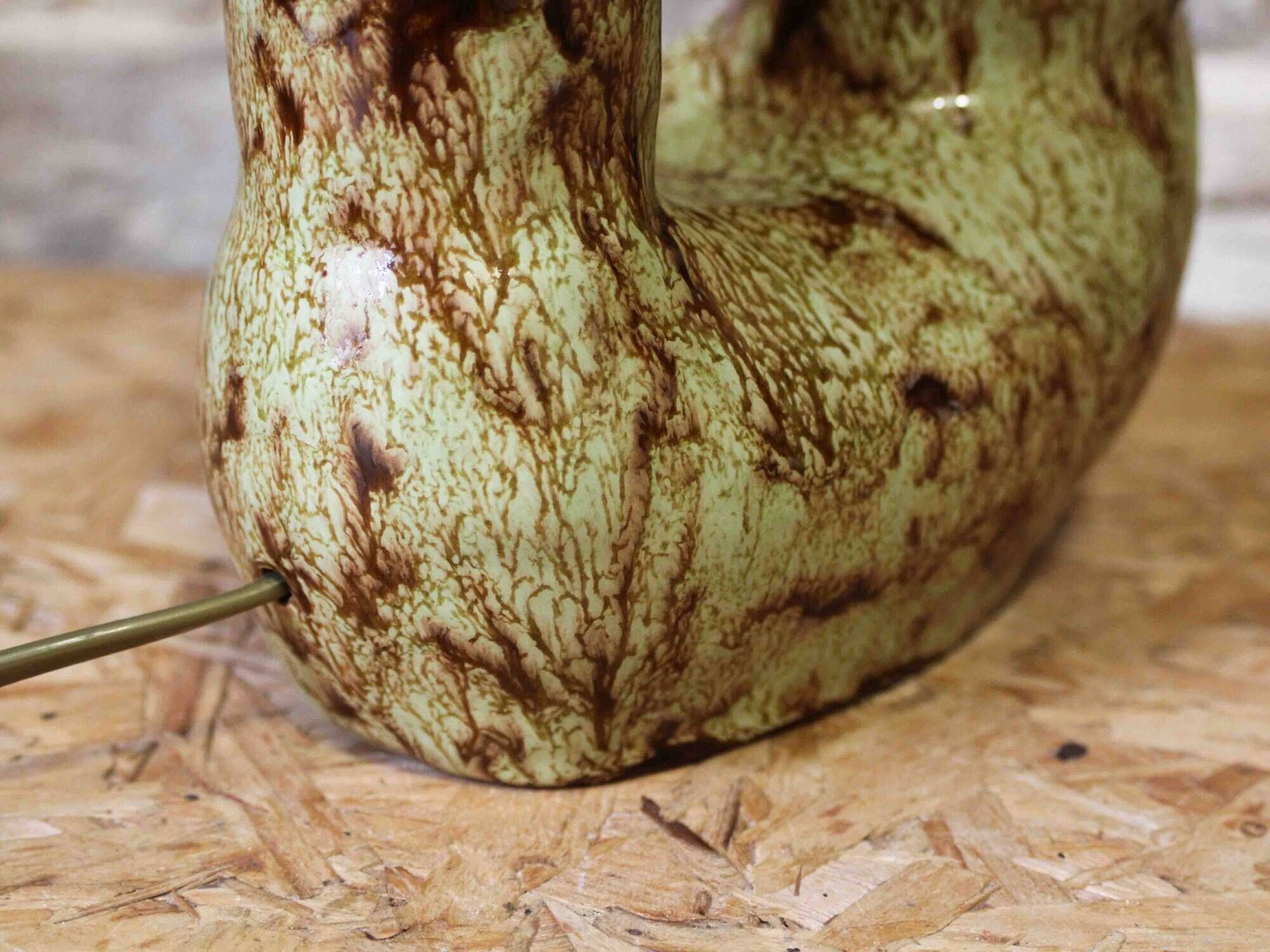 Ceramic lamp base
