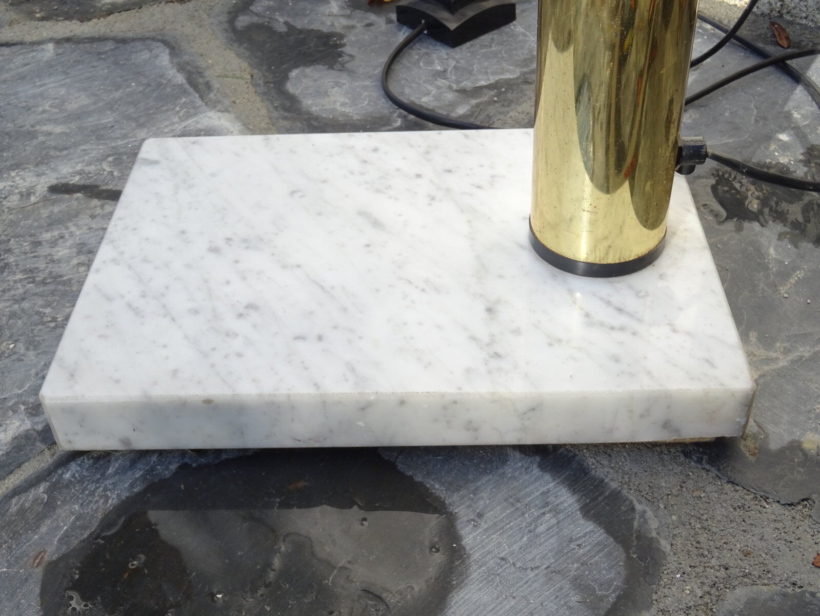 Lamppost thrush golden metal