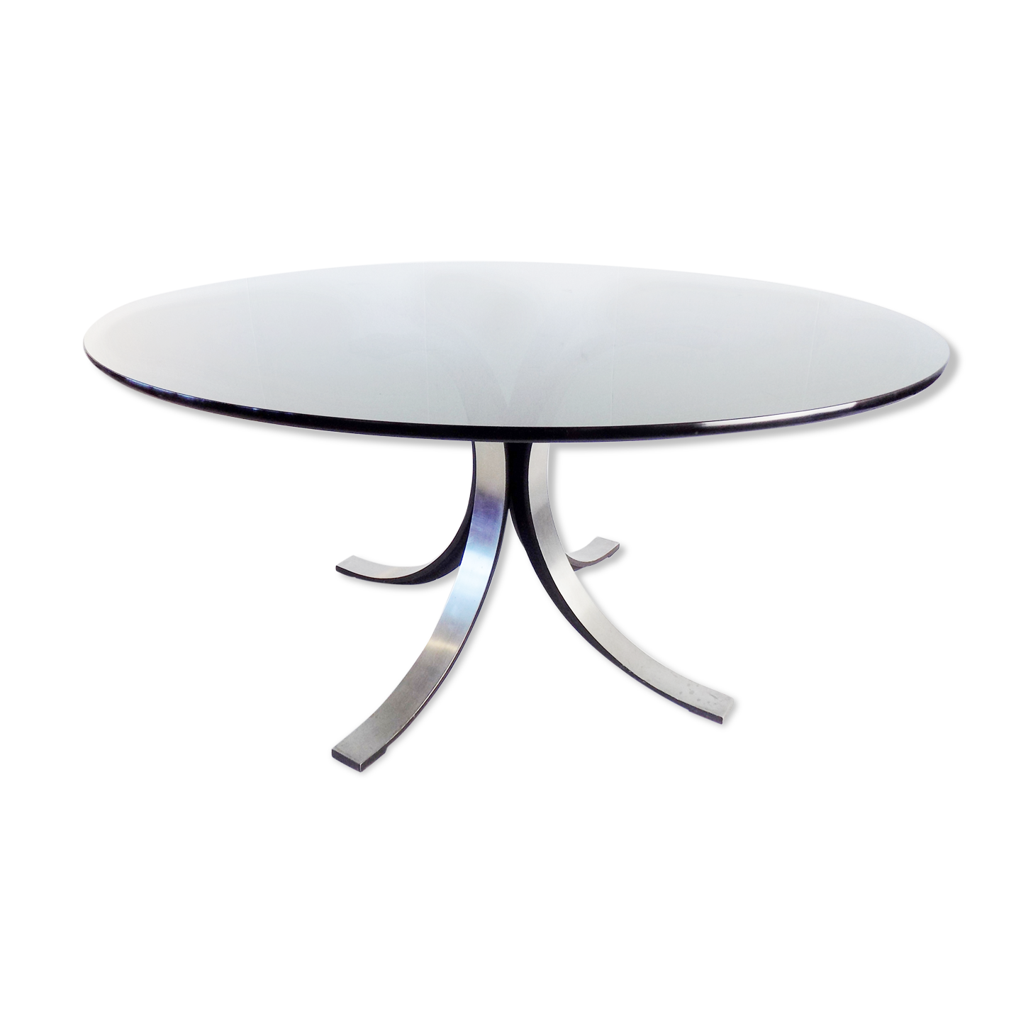 Tecno T69 side table by Osvaldo Borsani and Eugenio Gerli