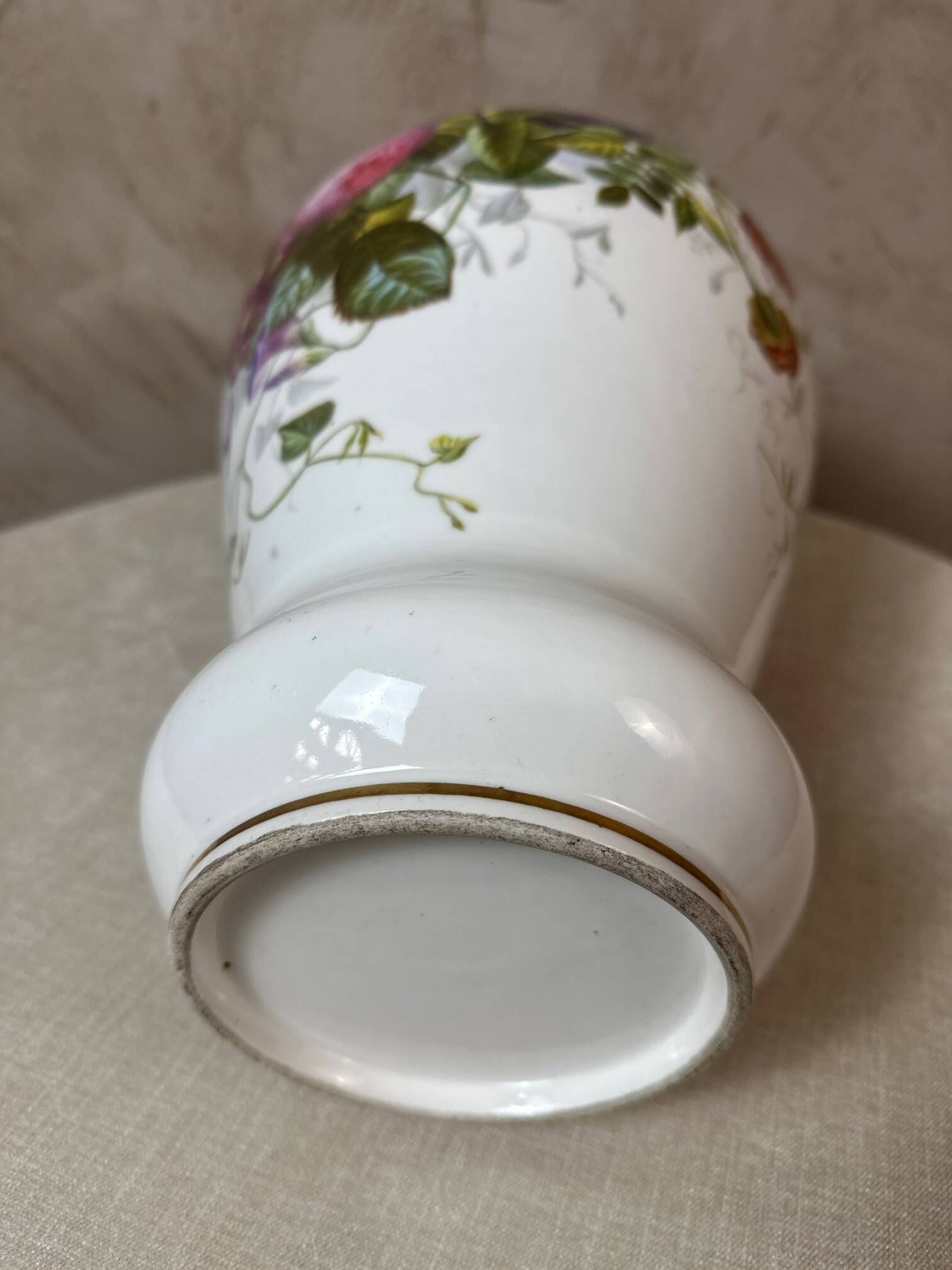 Pair of porcelain vases from Paris