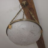 Hanging of 30 years in molded glass