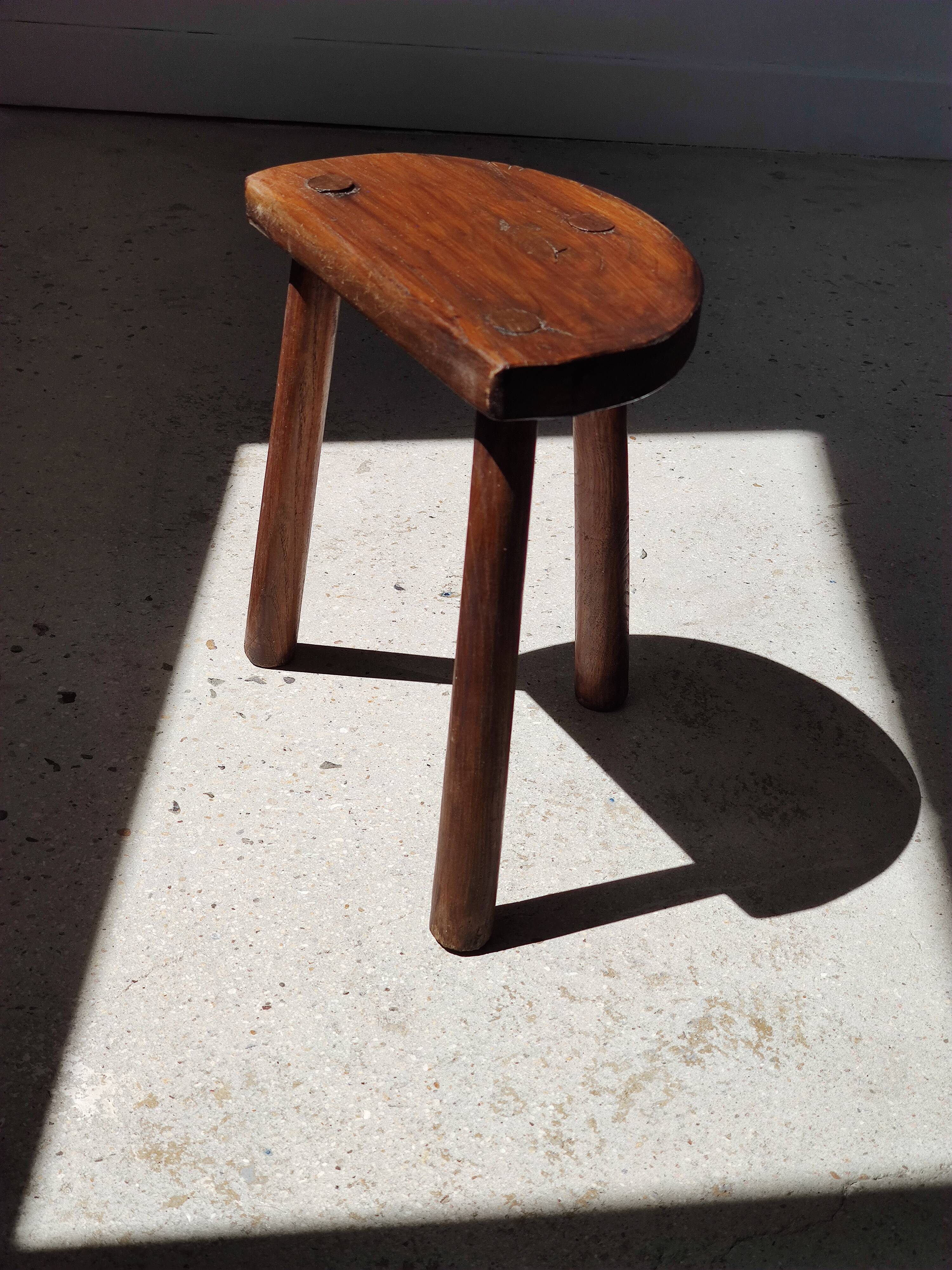 Stool in solid wood tripod seat half-moon