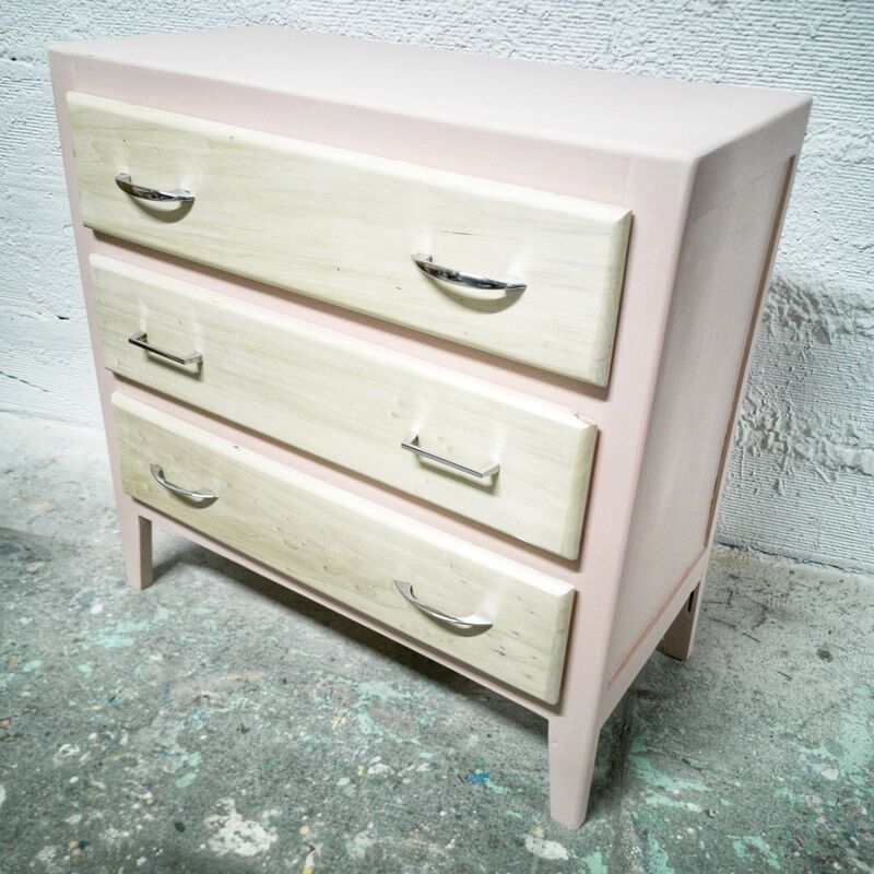 Commode vintage bois et rose