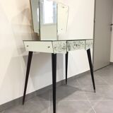 Dressing table vintage art déco in mirror